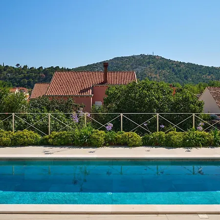 Hedera Estate Hedera Xviii Villa *