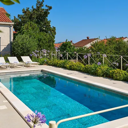 Villa Hedera Estate Hedera Xviii *