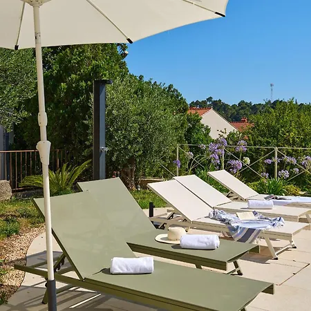 Hedera Estate Hedera Xviii Villa