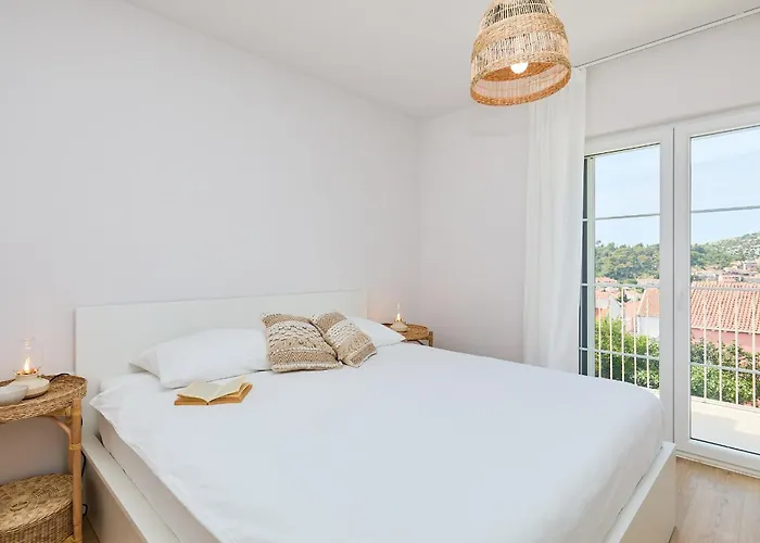 Hedera Estate Hedera Xviii *