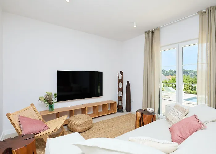 Hedera Estate Hedera Xviii Villa *