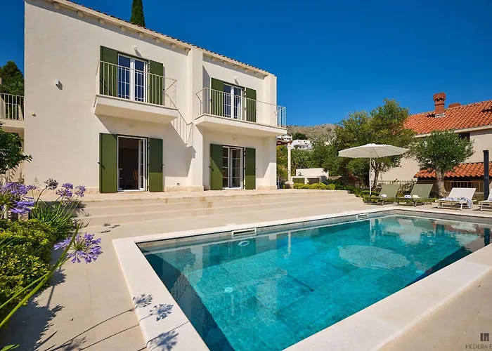 Hedera Estate Hedera Xviii Villa *